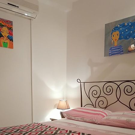Apartment Nikolina トロギール 部屋 写真