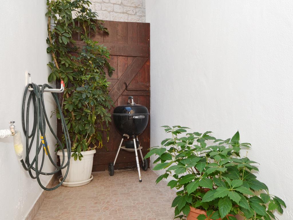 Apartment Nikolina トロギール エクステリア 写真