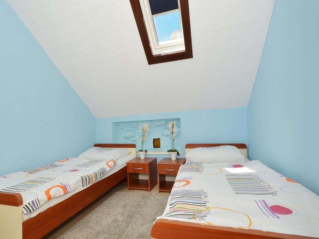 Apartment Nikolina トロギール エクステリア 写真